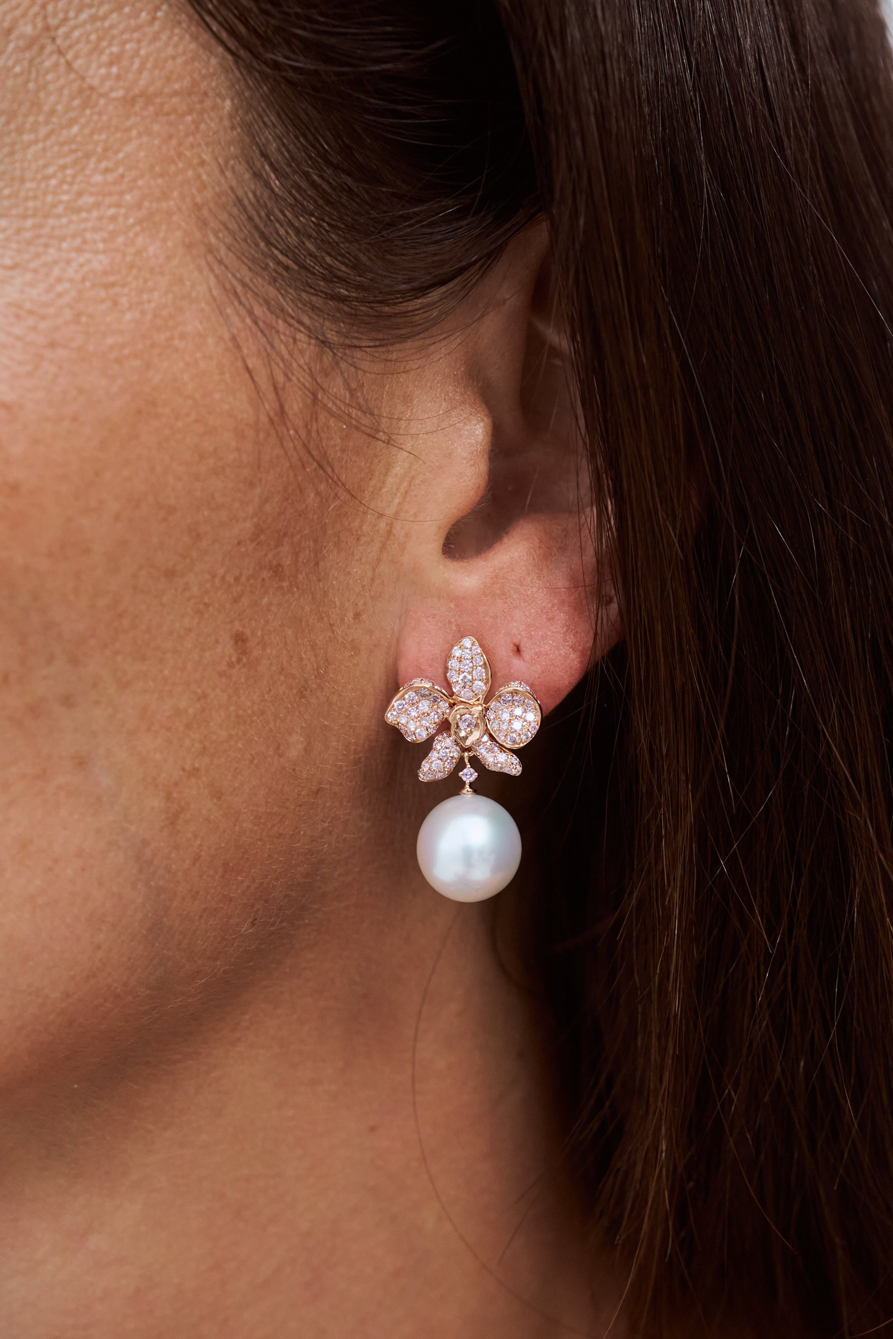 Autore South Sea Pearl set in 18kt rose gold pink diamond Orchid earrings