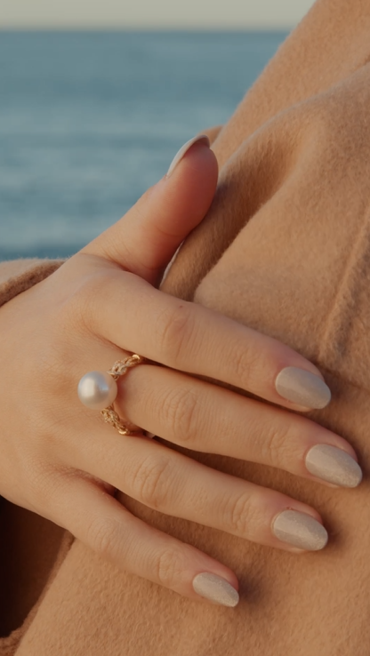 Autore South Sea Pearl on 18kt yellow gold white diamond Hercules Knot ring on model